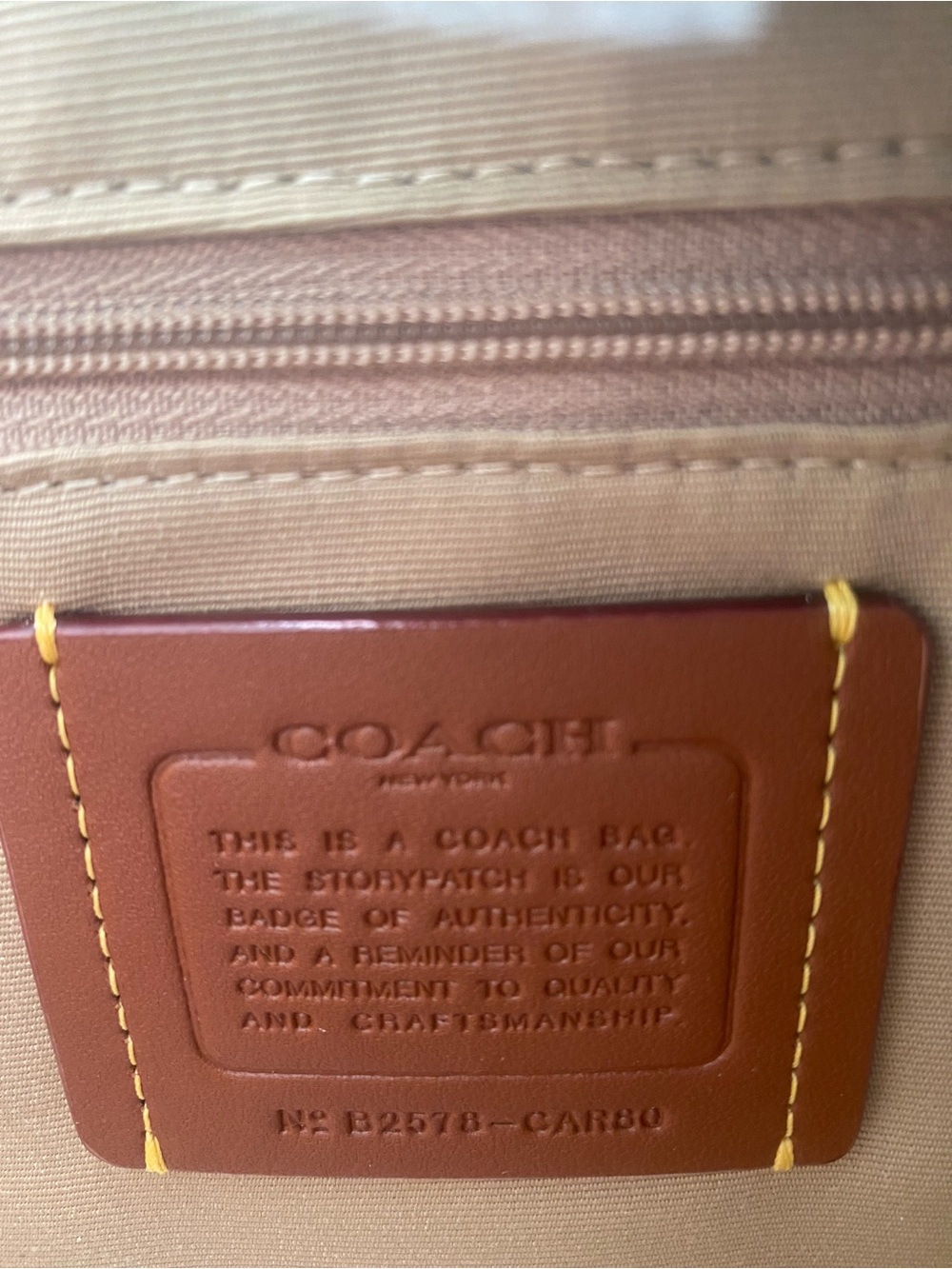 COACH SMITH TOTE STRAWBERRY PRINT - Picture 7 of 7